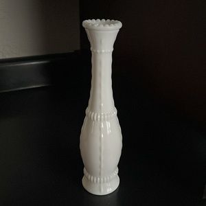 Vintage White Milk Glass Vase Bead and Stitch Pattern